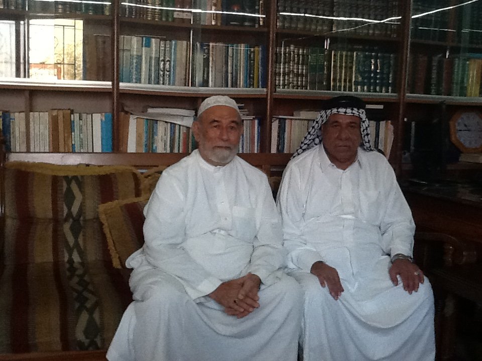 المرحوم الحاج رزاق ابو كلل في زيارة لسماحة الوالد قبل عشر سنوات